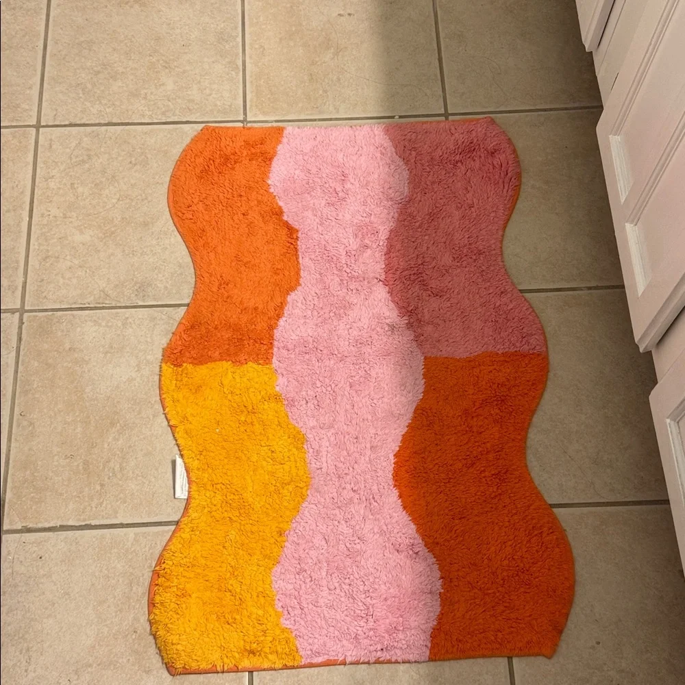 Pink Shower Head with Hose - Picture 4 of 4